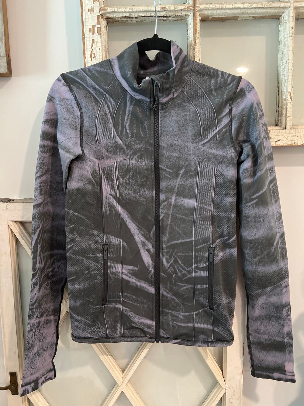 Lululemon size 8 Ebb To Street Define jacket stone wash
